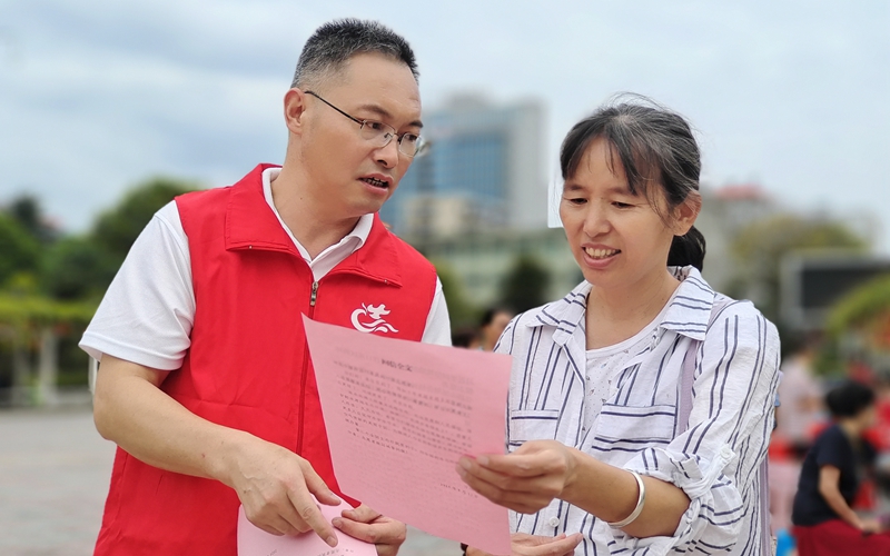 2024年9月 鄖陽區疾控中心黨員志愿者在社區和鄖陽文化廣場宣傳愛水護水節水圖片IMG_20240906_085309_副本.jpg